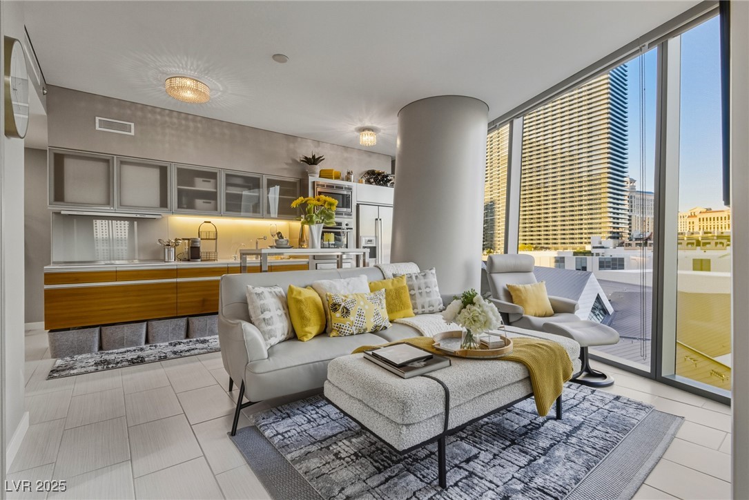 3722 Las Vegas Boulevard 706