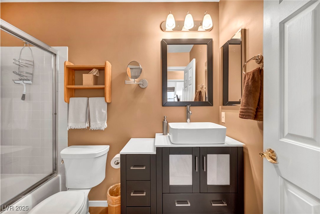 2569 Wiltshire Avenue