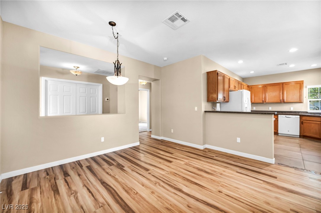 2569 Wiltshire Avenue