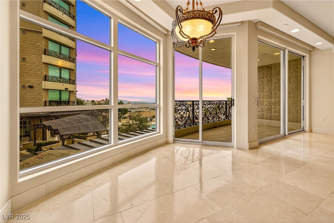 9103 Alta Drive 207