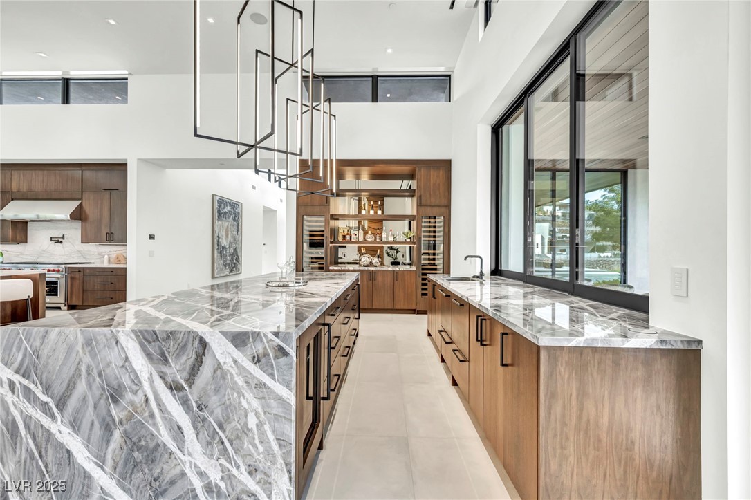 6 Rock Mount Court
