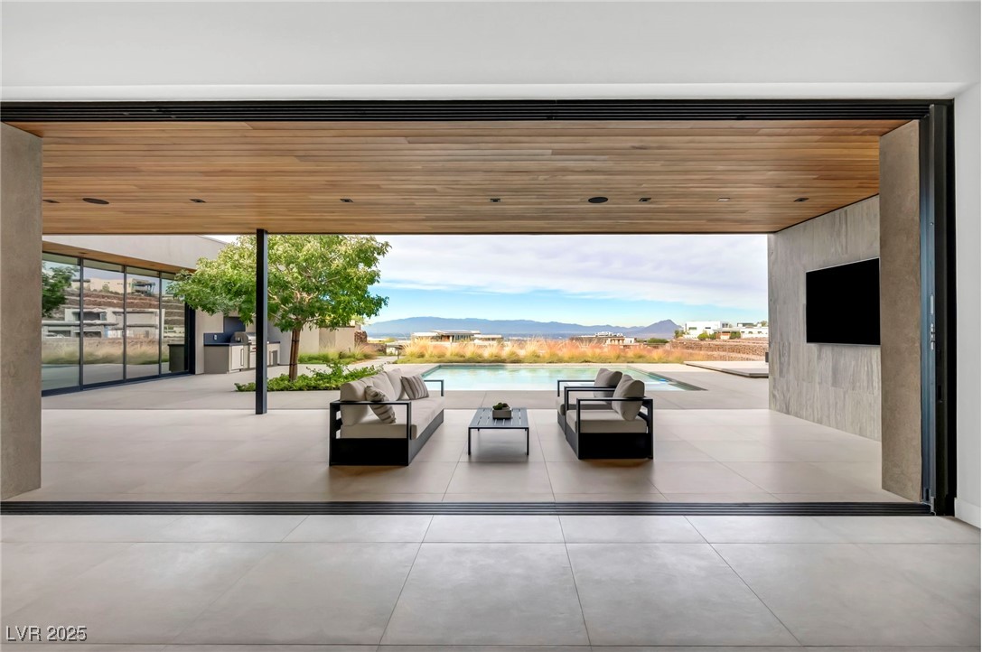 6 Rock Mount Court