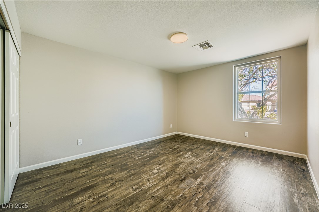 9513 Kelly Creek Avenue