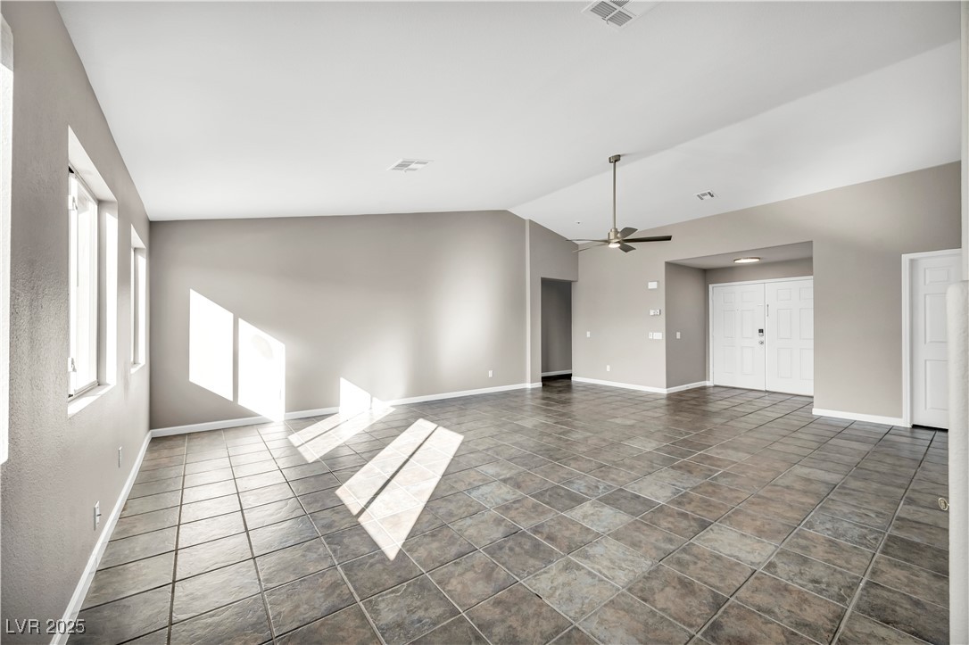 9513 Kelly Creek Avenue