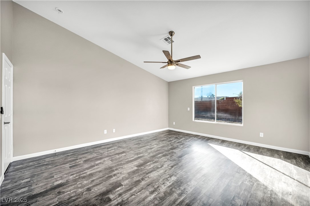 9513 Kelly Creek Avenue