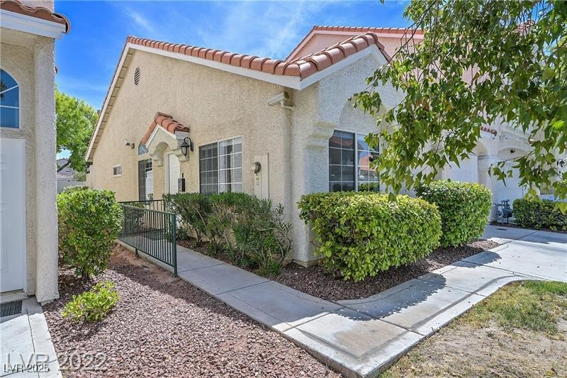 5955 Sunlight Garden Way