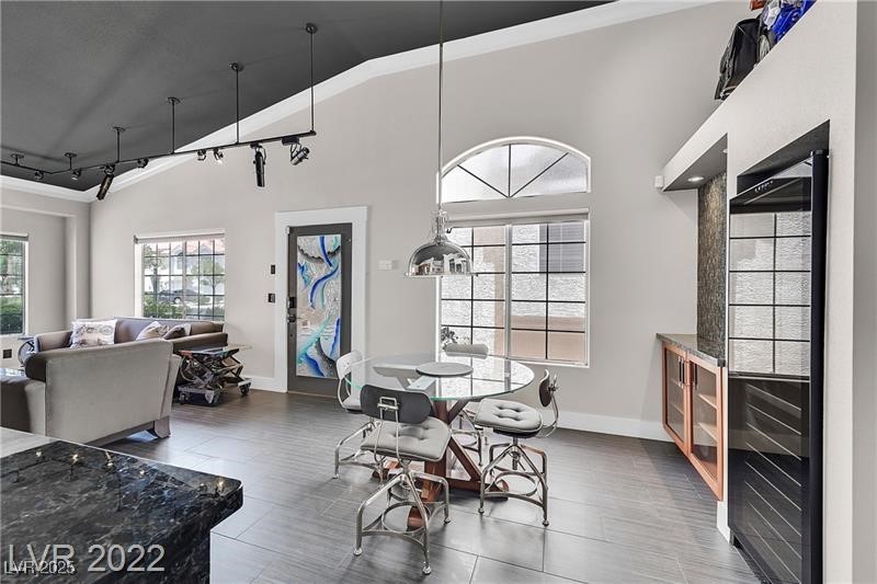 5955 Sunlight Garden Way