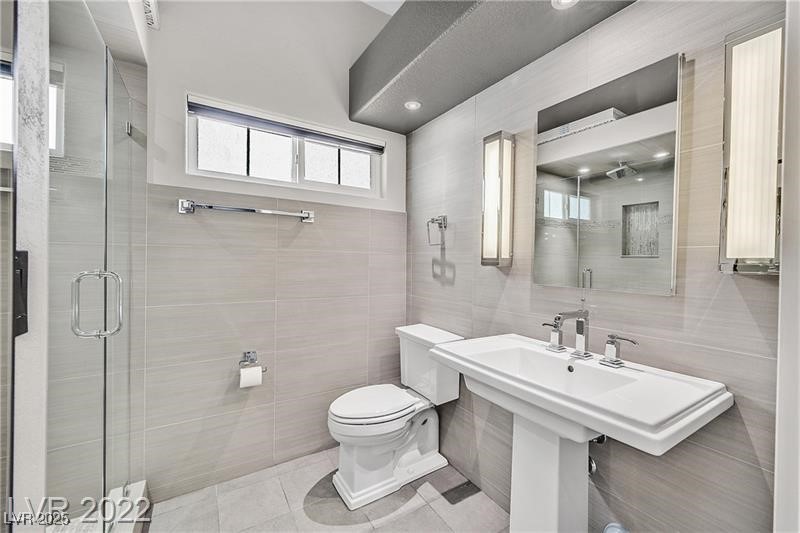 5955 Sunlight Garden Way