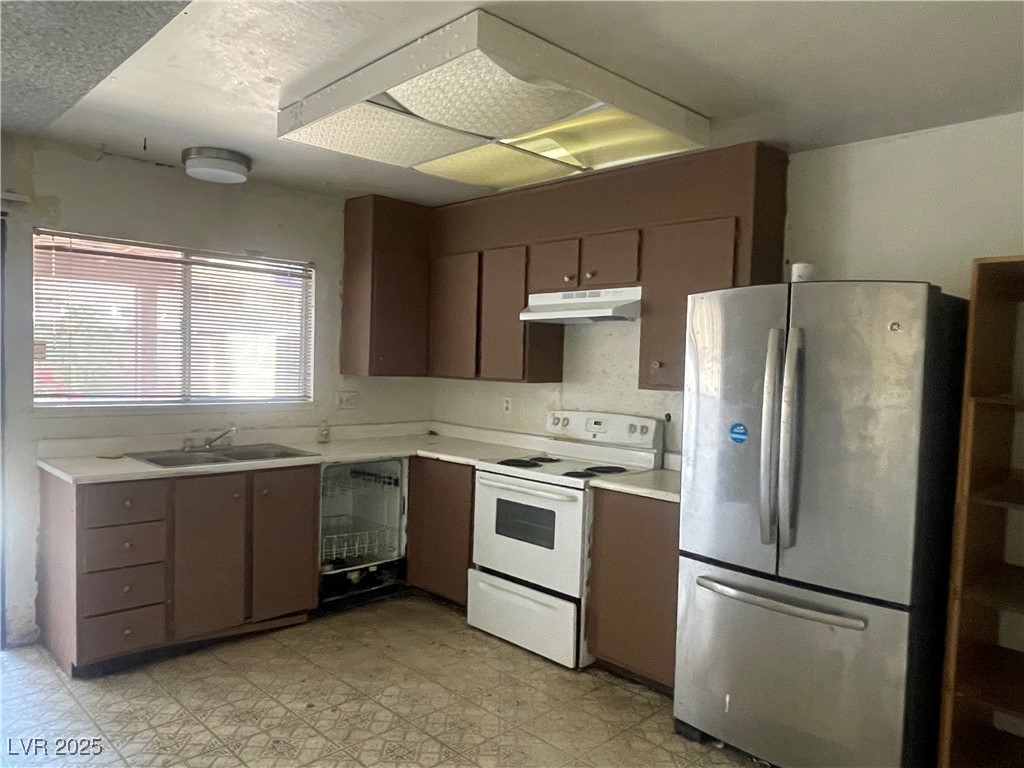 2482 Paradise Village Way