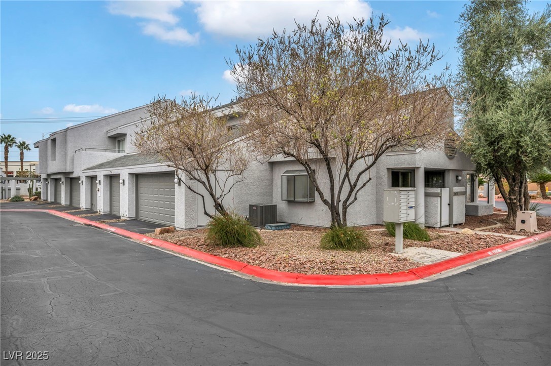 5670 Vineyard Lane