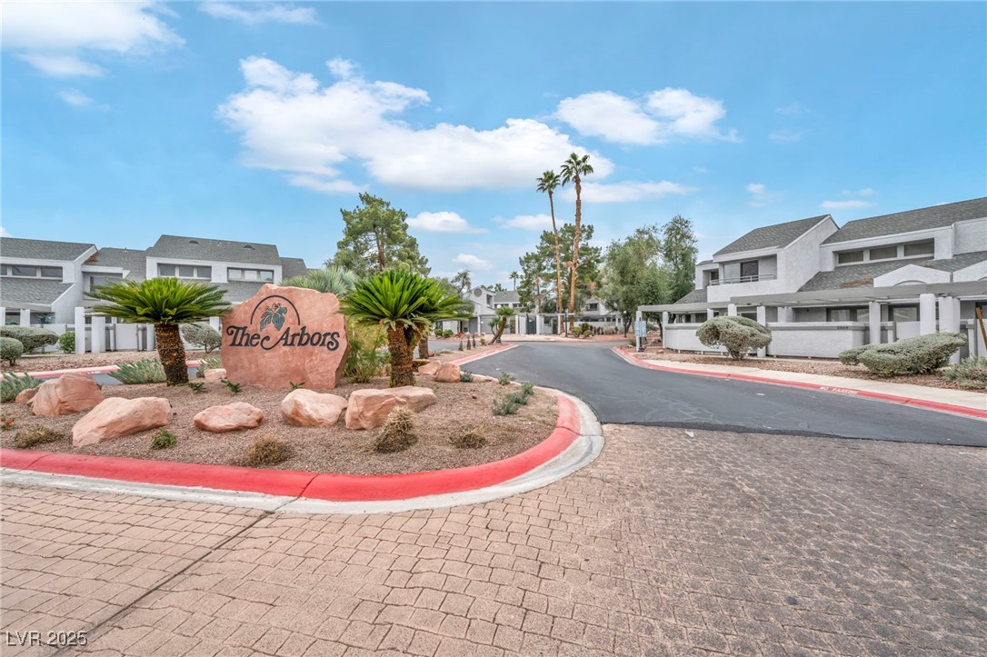 5670 Vineyard Lane