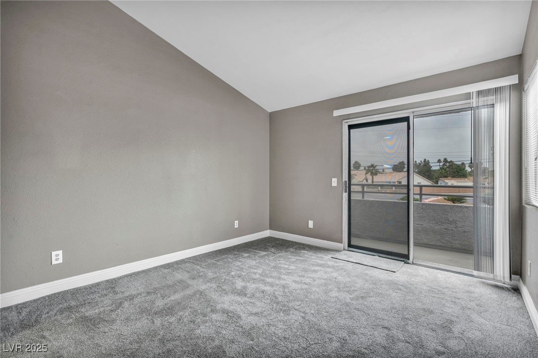 5670 Vineyard Lane