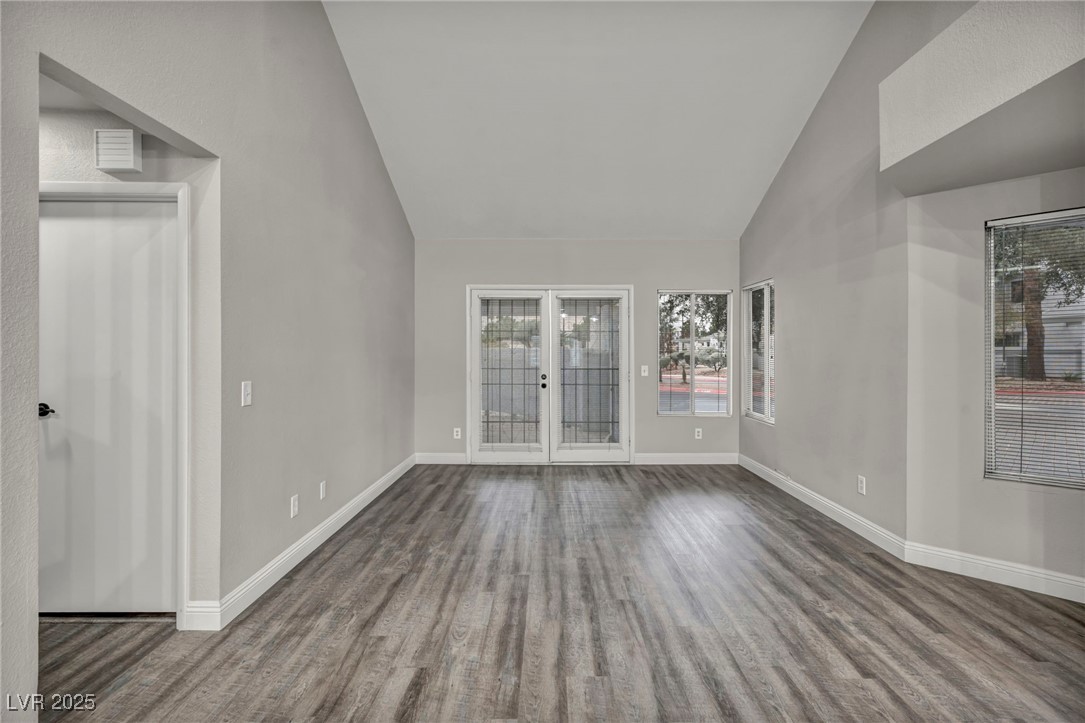 5670 Vineyard Lane