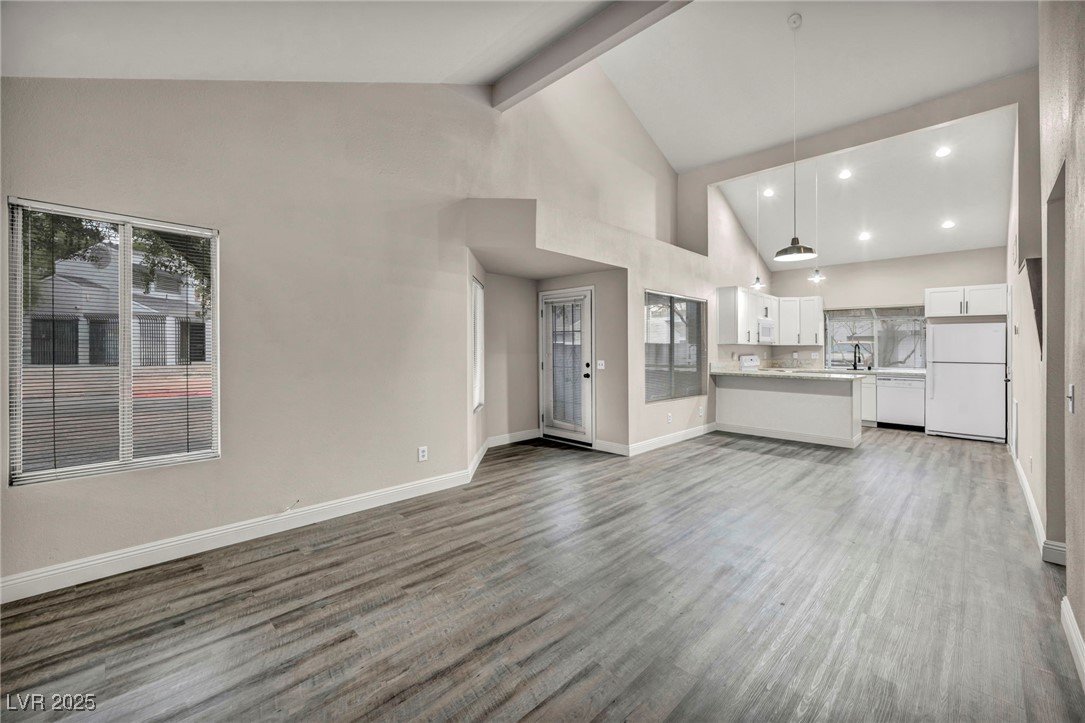 5670 Vineyard Lane