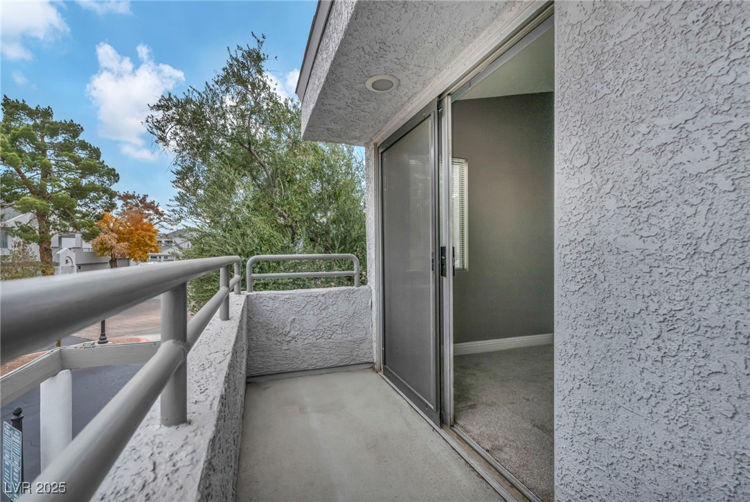 5670 Vineyard Lane