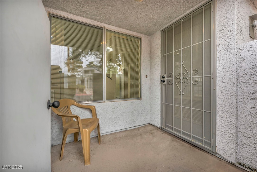 5670 Vineyard Lane