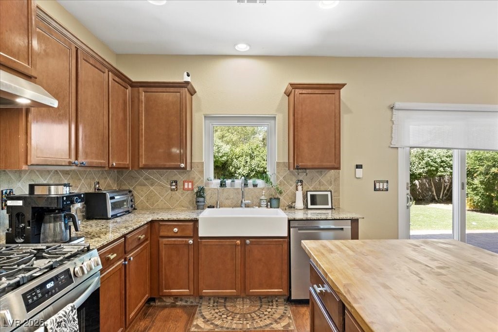 6049 Paddleboat Street