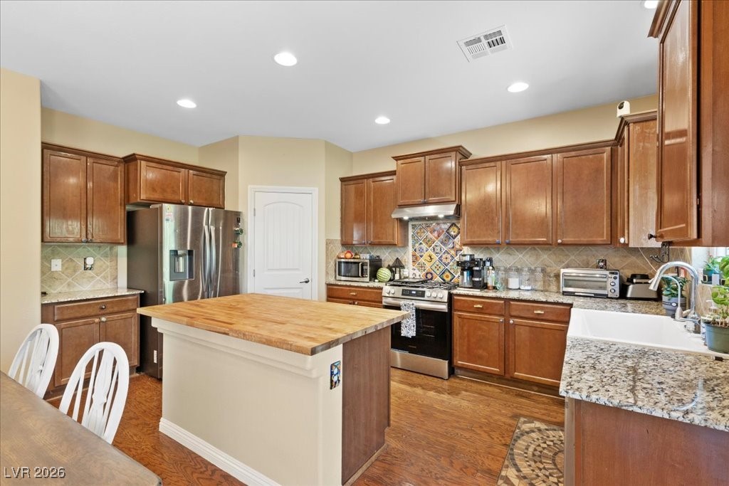 6049 Paddleboat Street