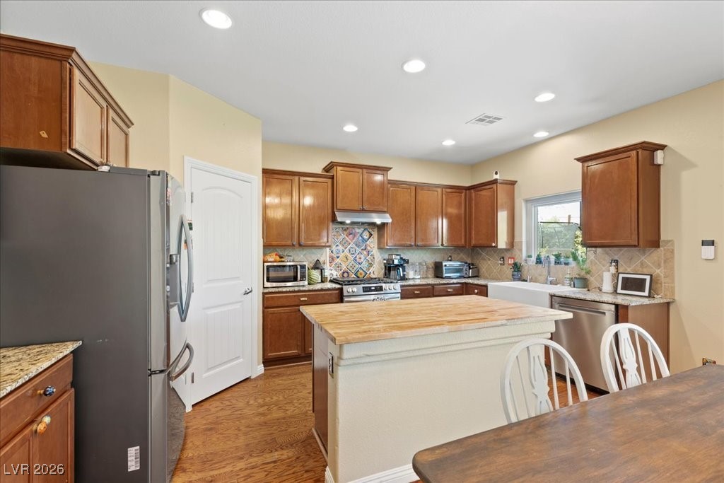 6049 Paddleboat Street