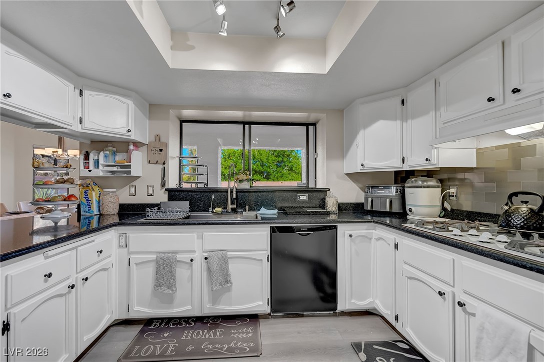 3757 North Torrey Pines Drive