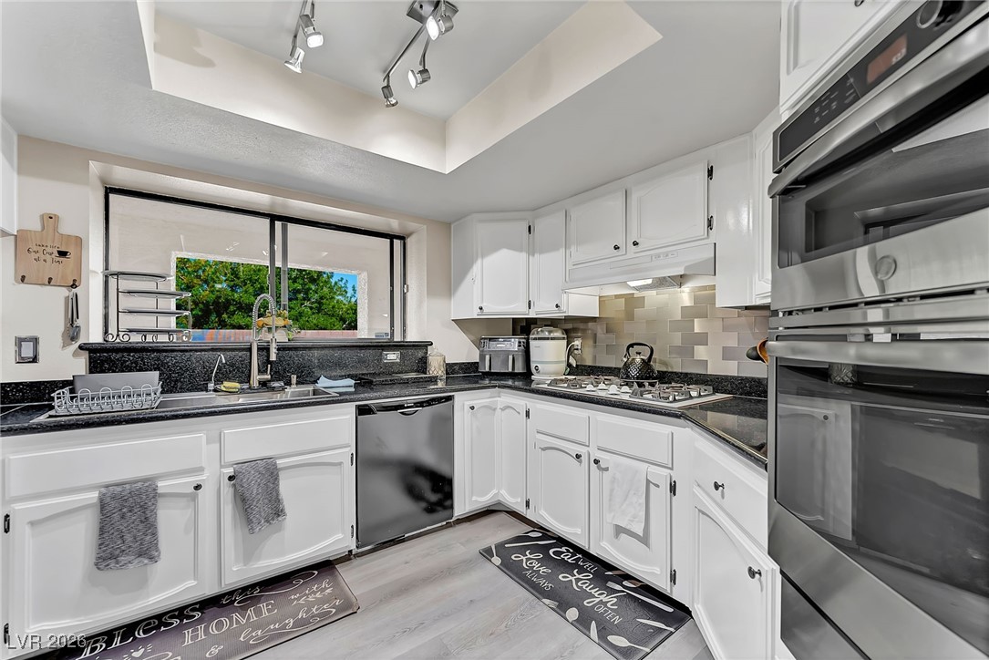 3757 North Torrey Pines Drive