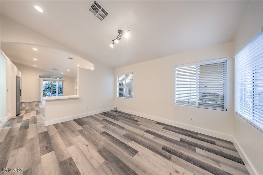 8233 West Rochelle Avenue