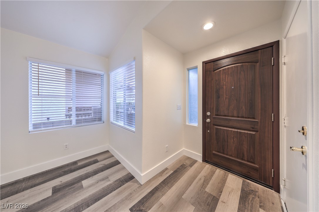 8233 West Rochelle Avenue