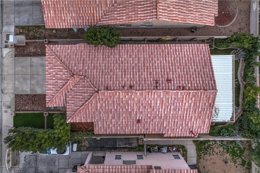 8233 West Rochelle Avenue