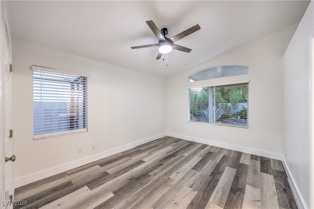 8233 West Rochelle Avenue