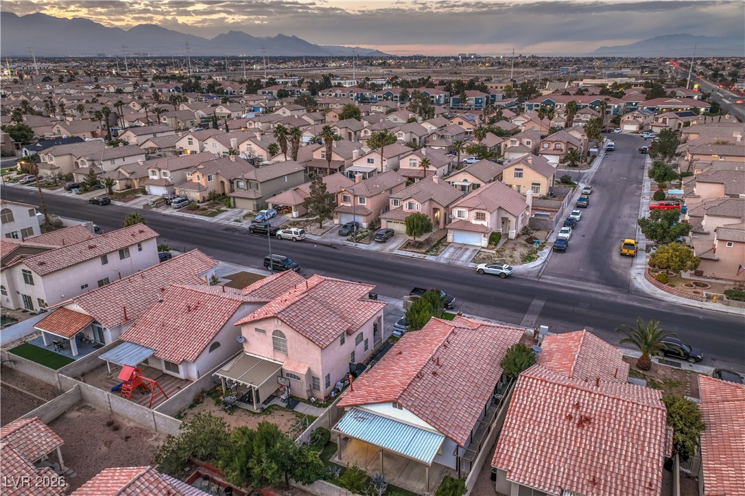 8233 West Rochelle Avenue