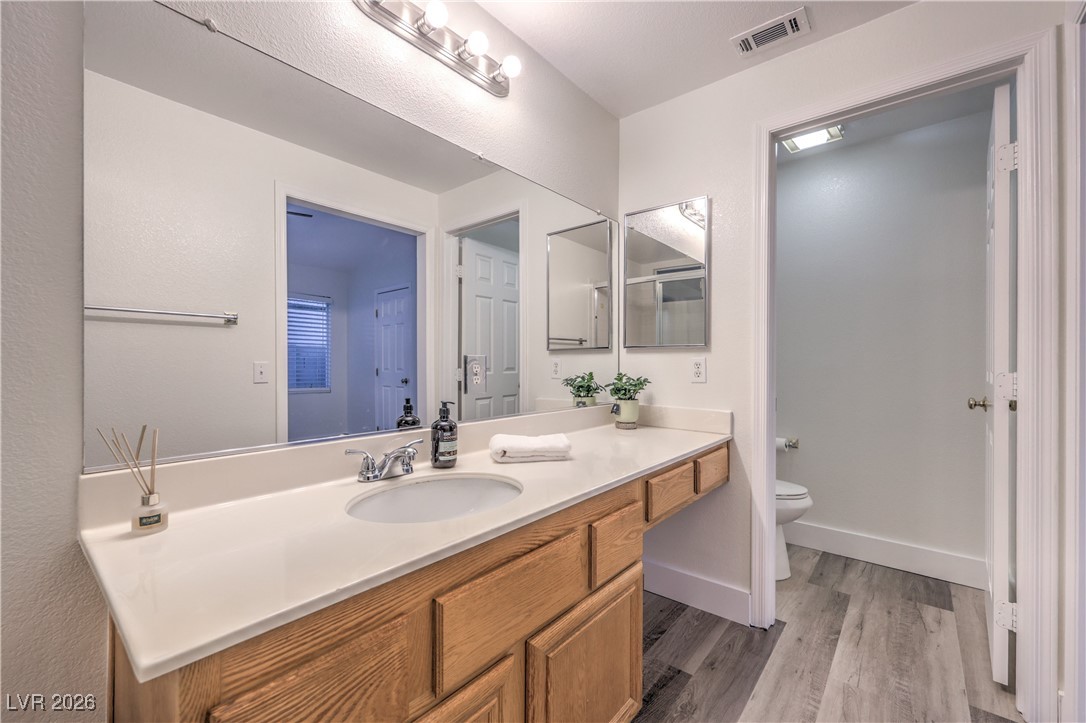 8233 West Rochelle Avenue