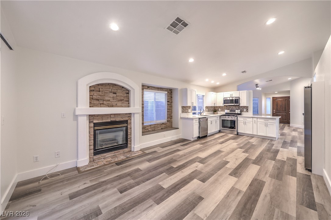 8233 West Rochelle Avenue