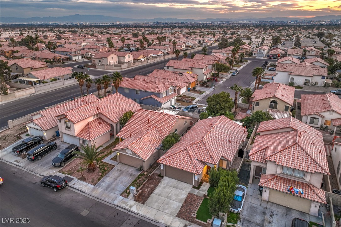 8233 West Rochelle Avenue