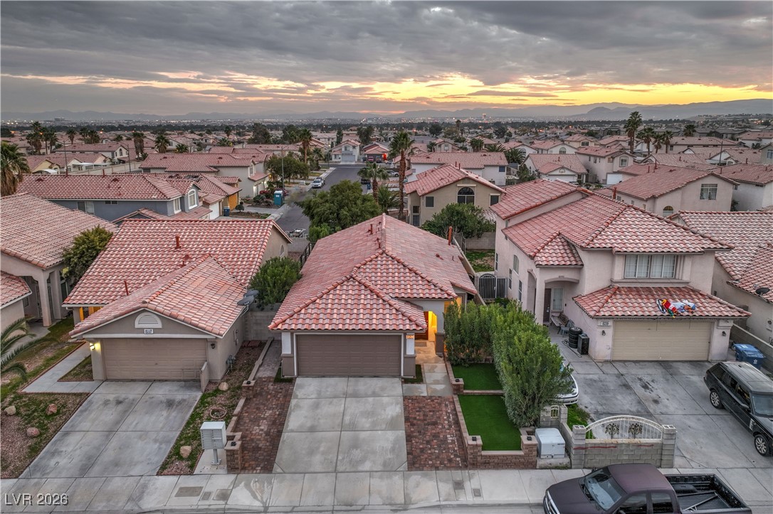 8233 West Rochelle Avenue