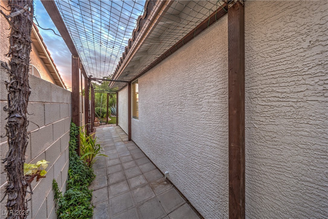 8233 West Rochelle Avenue