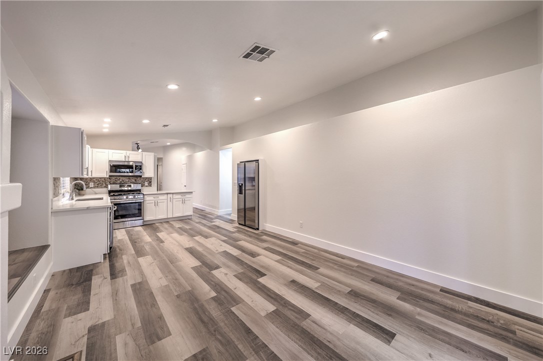 8233 West Rochelle Avenue