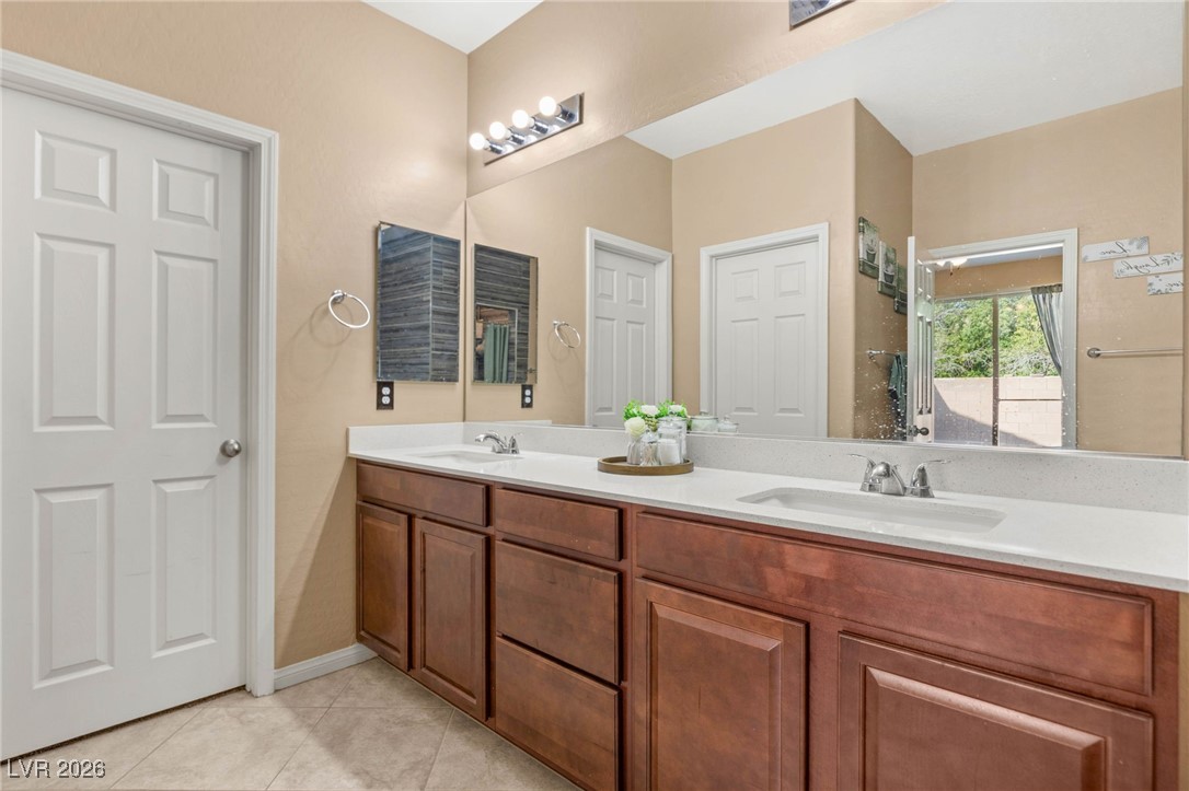 5776 Silver Cascade Avenue