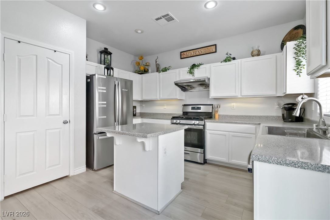 8908 Cambridge Glen Court