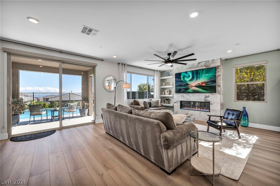 390 Coastal Redwood Street