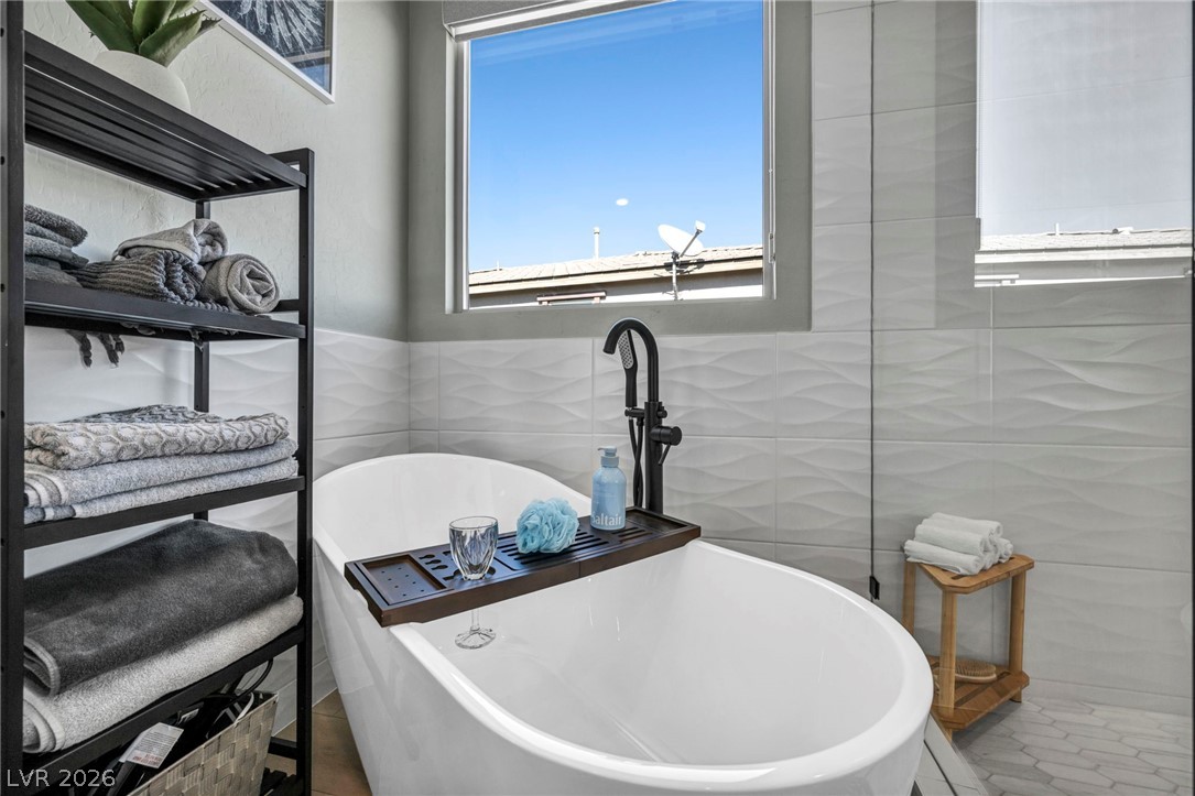 390 Coastal Redwood Street