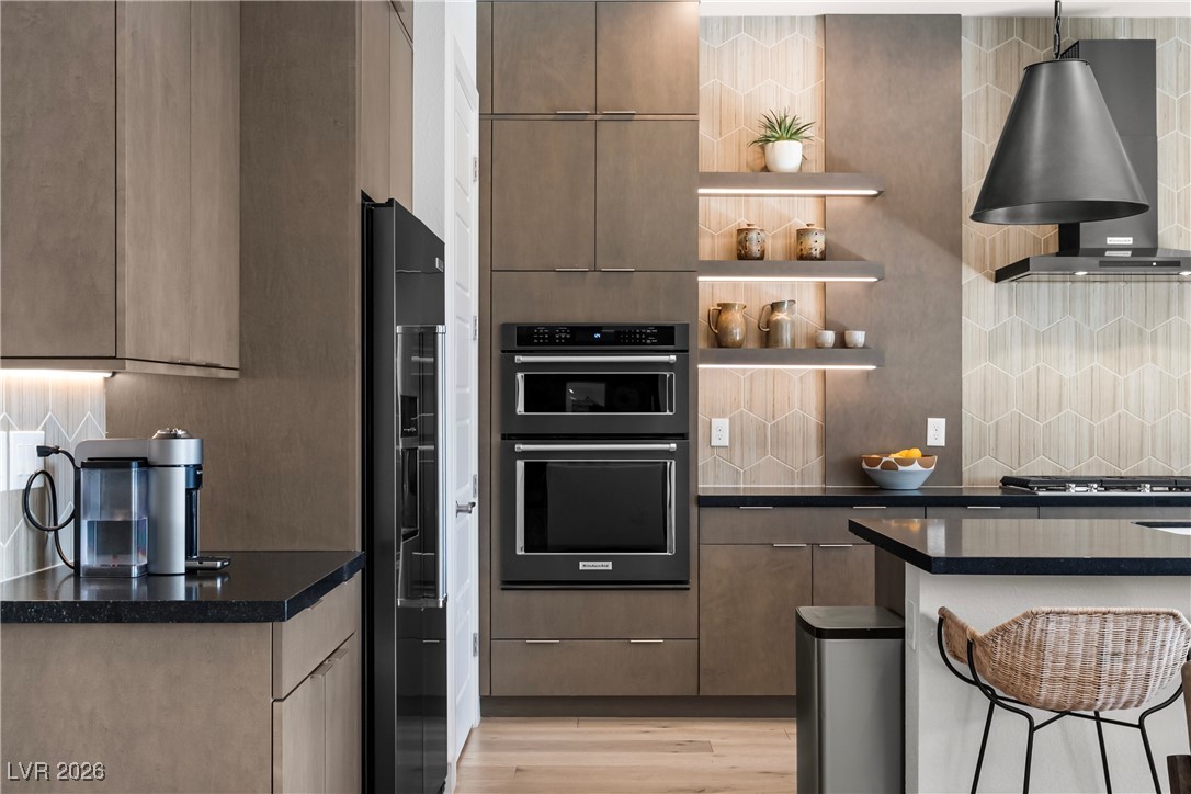 10125 Sequoia Glen Avenue