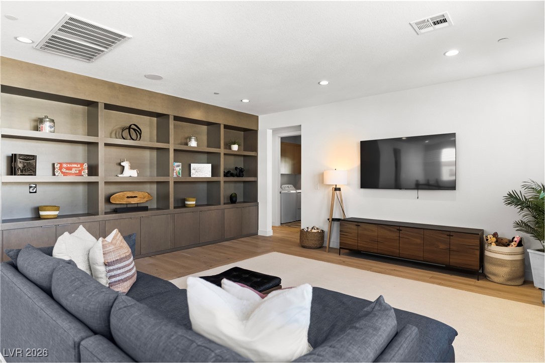 10125 Sequoia Glen Avenue