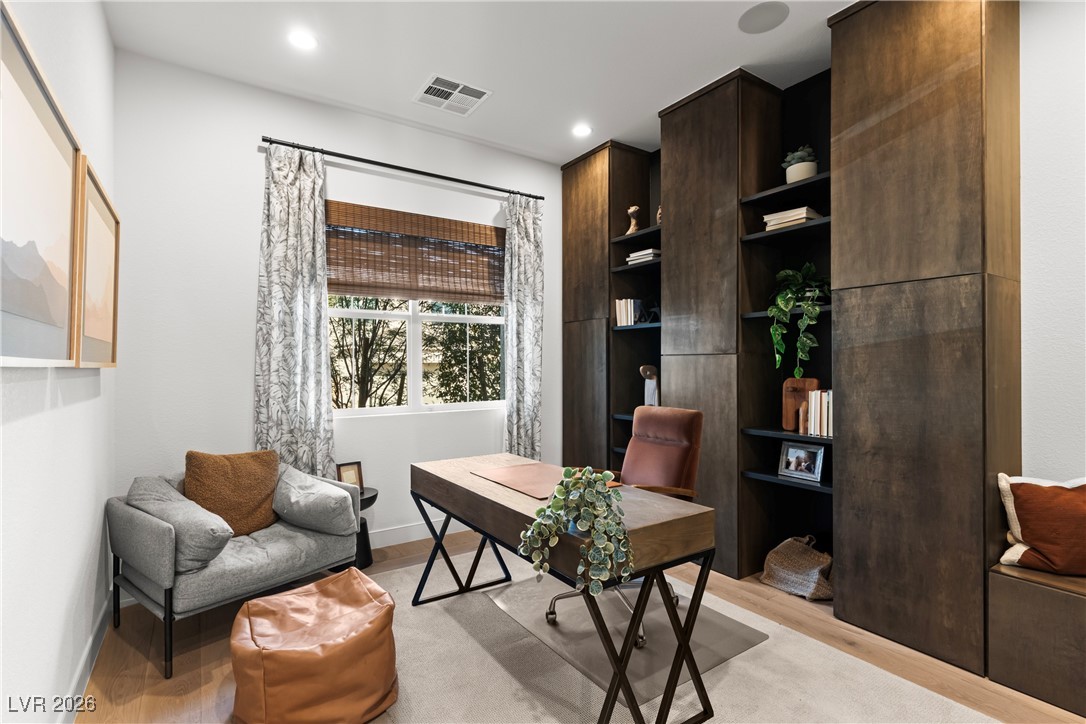 10125 Sequoia Glen Avenue