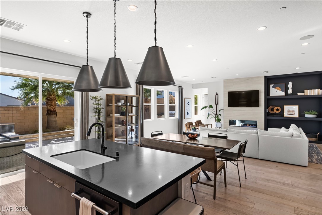 10125 Sequoia Glen Avenue