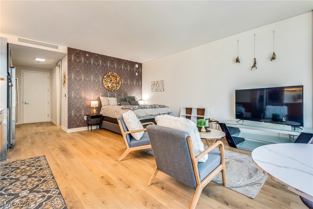 3722 Las Vegas Boulevard 1810