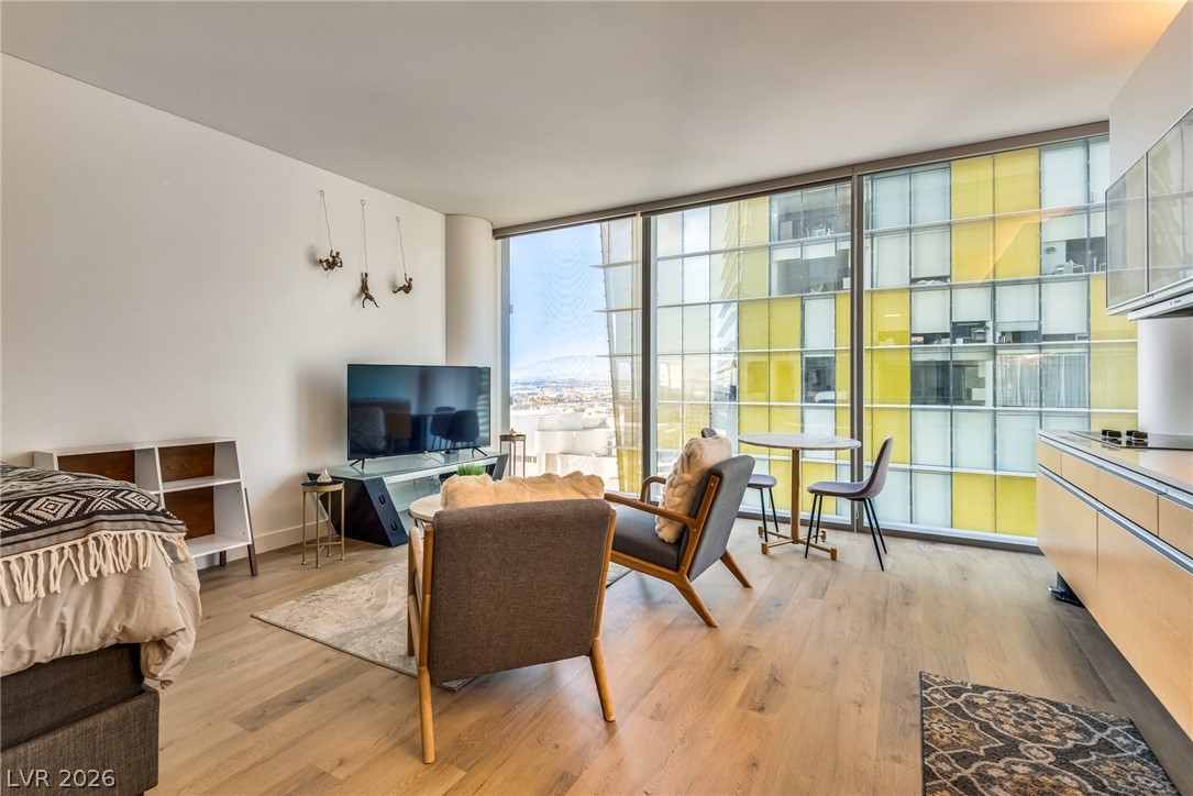 3722 Las Vegas Boulevard 1810