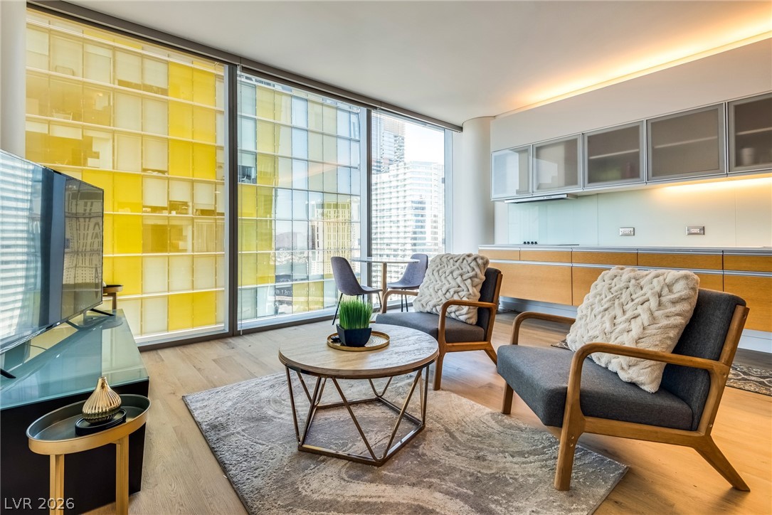 3722 Las Vegas Boulevard 1810