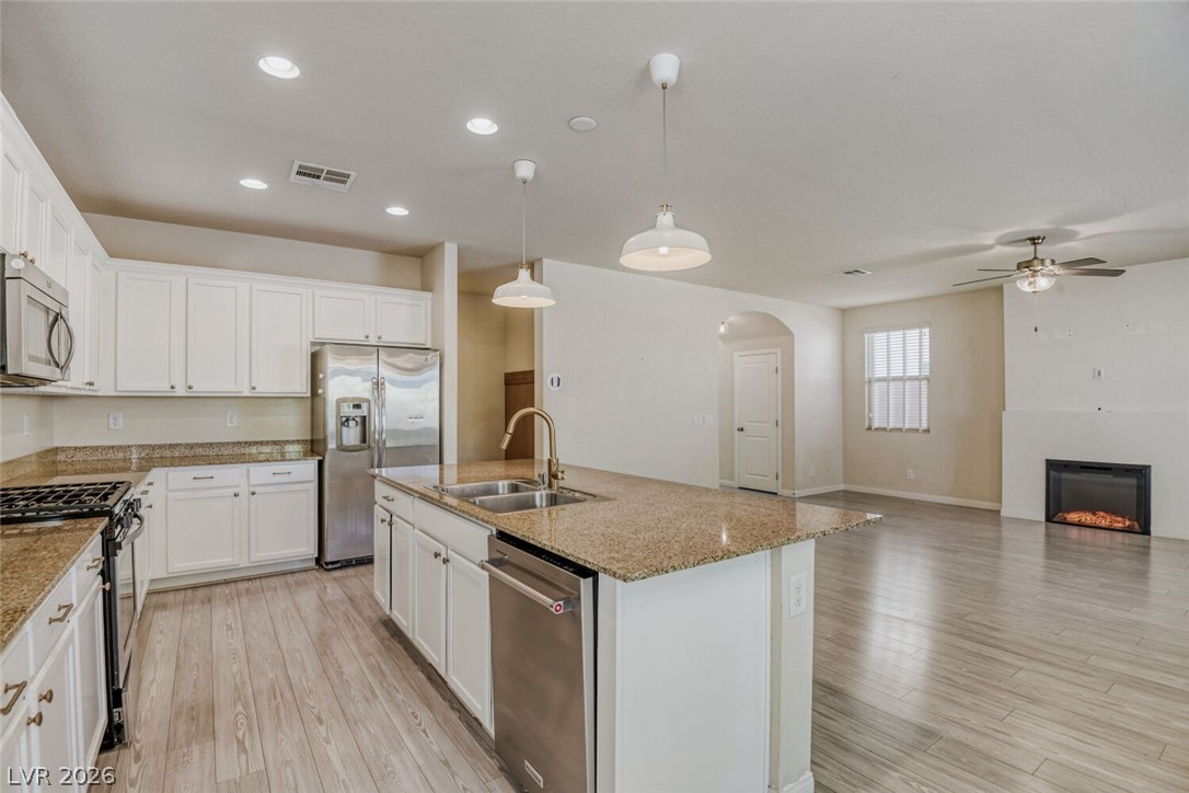 6860 Stonetrace Street