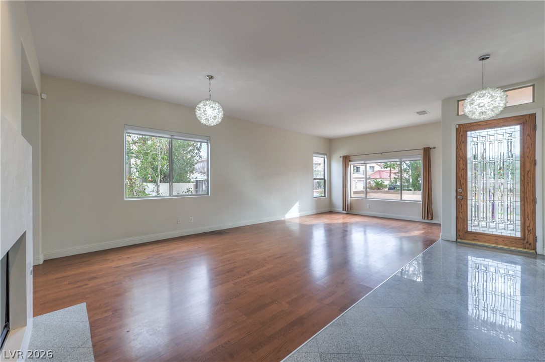 10 Castle Creek Court