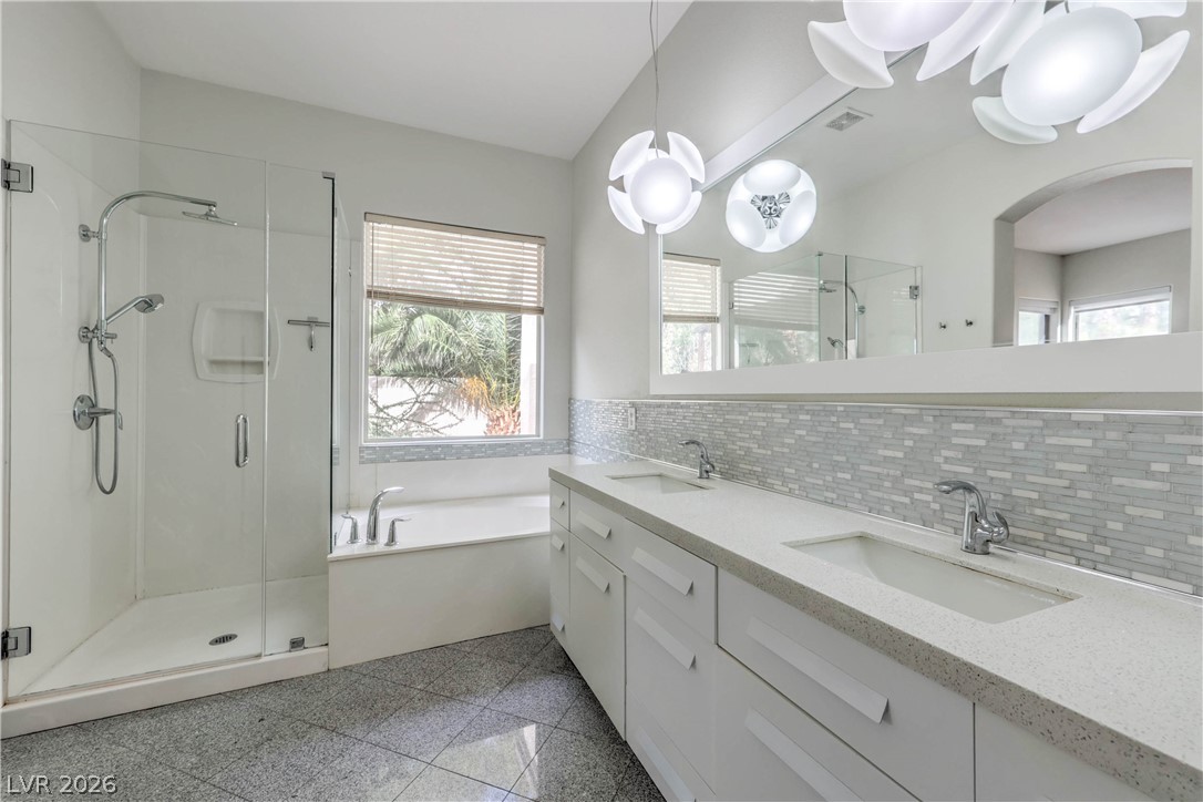 10 Castle Creek Court